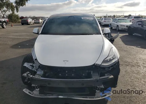 2022 Tesla Model Y из США, поврежденный, VIN 7SAYGDEE2NF370193